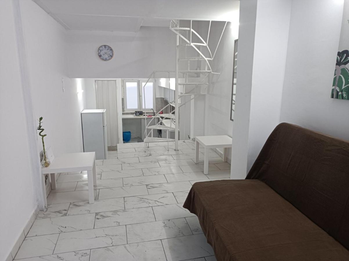 Apartment Dipla Athènes Extérieur photo