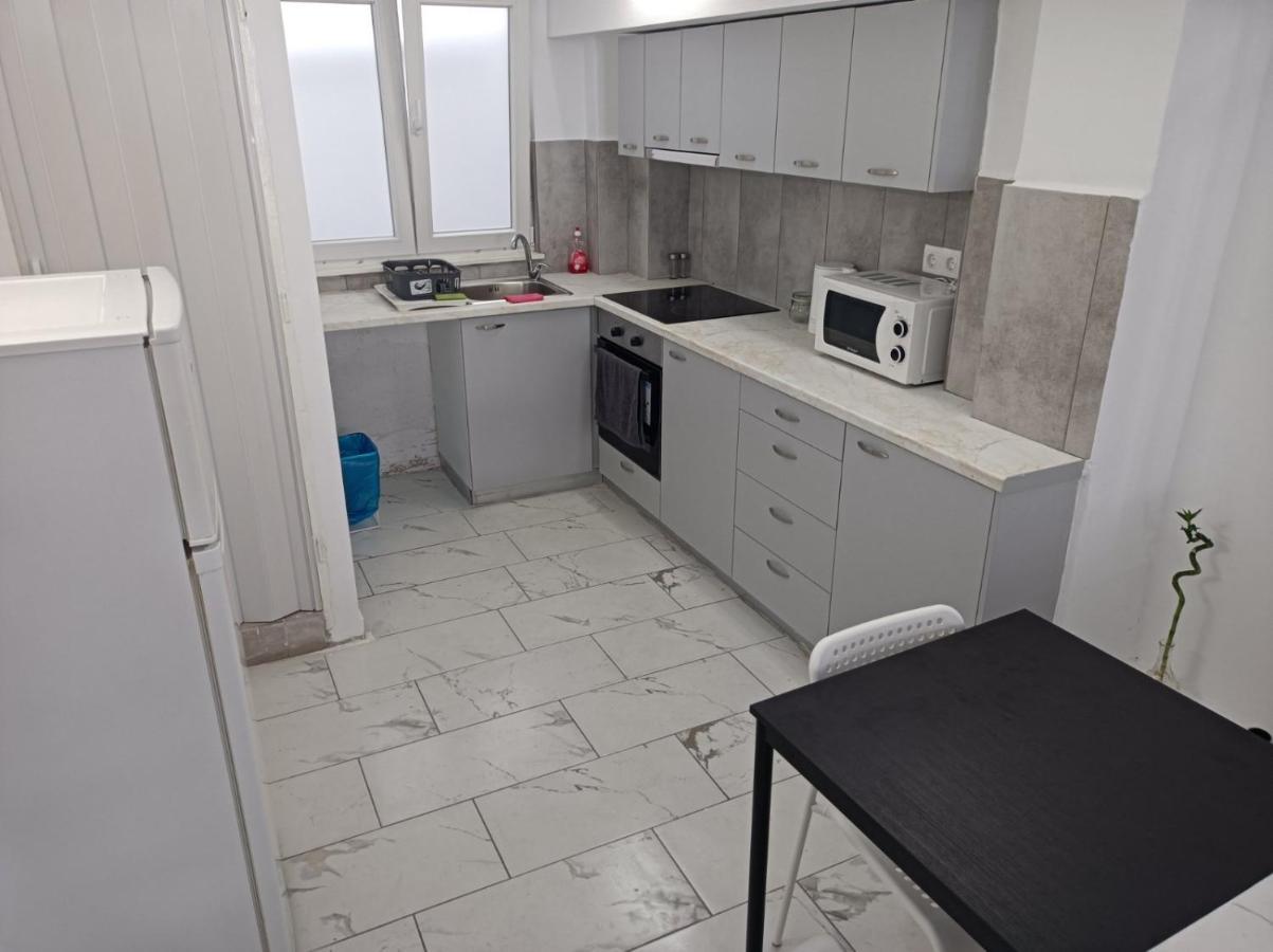 Apartment Dipla Athènes Extérieur photo